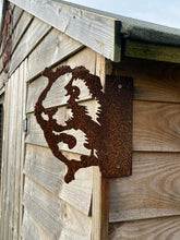 Load image into Gallery viewer, Rustic Metal Peeping Guinea Pig Sculpture