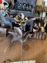 Load image into Gallery viewer, Steel Flowers on Stakes
